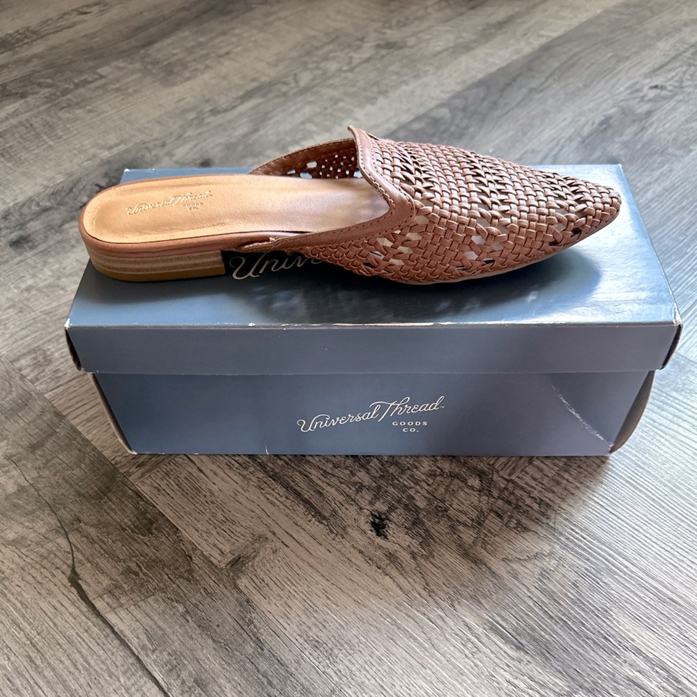 Universal Thread slides